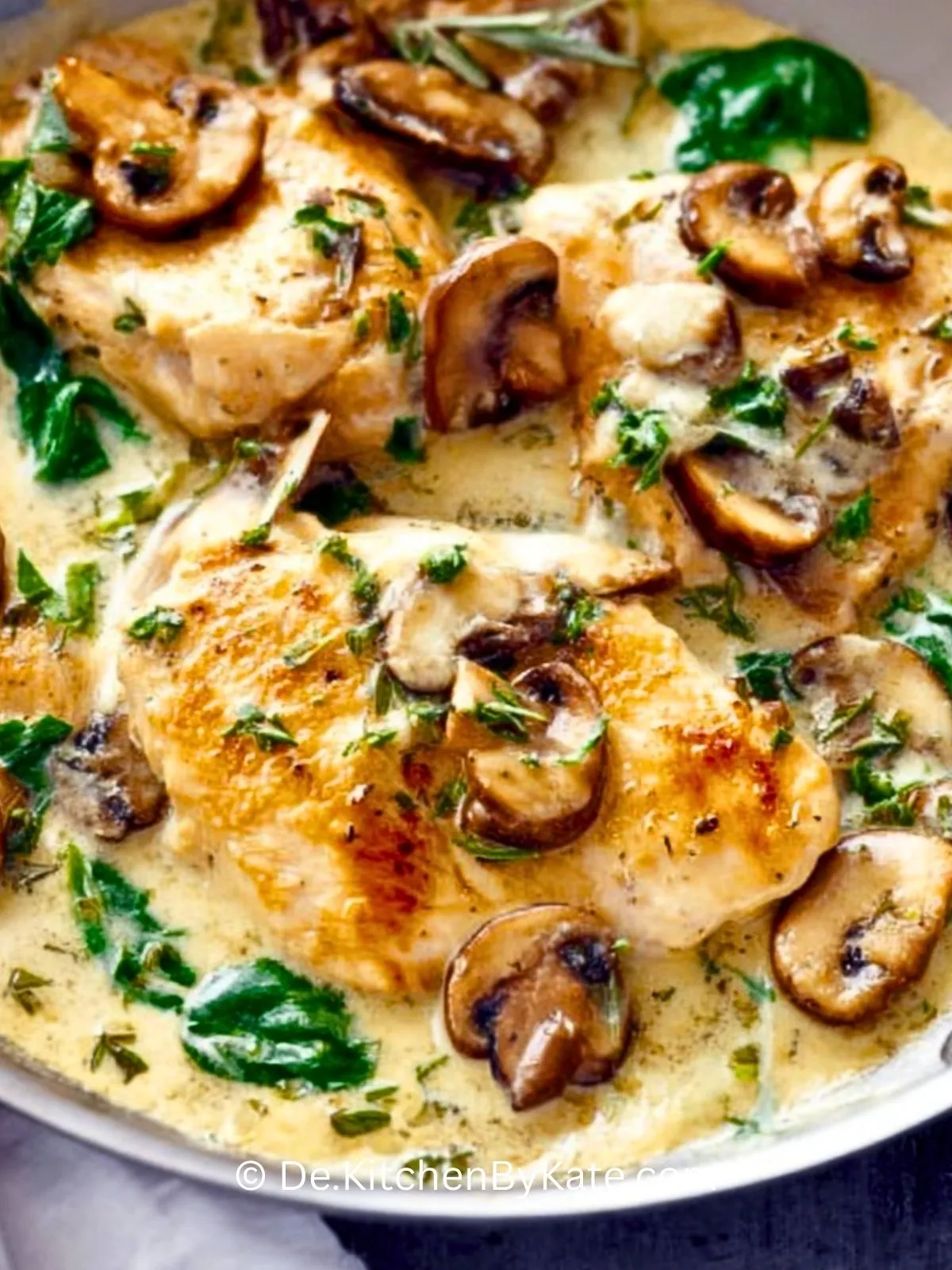 ein-pfannen-cremiges-parmesan-knoblauch-pilz-huhnchen